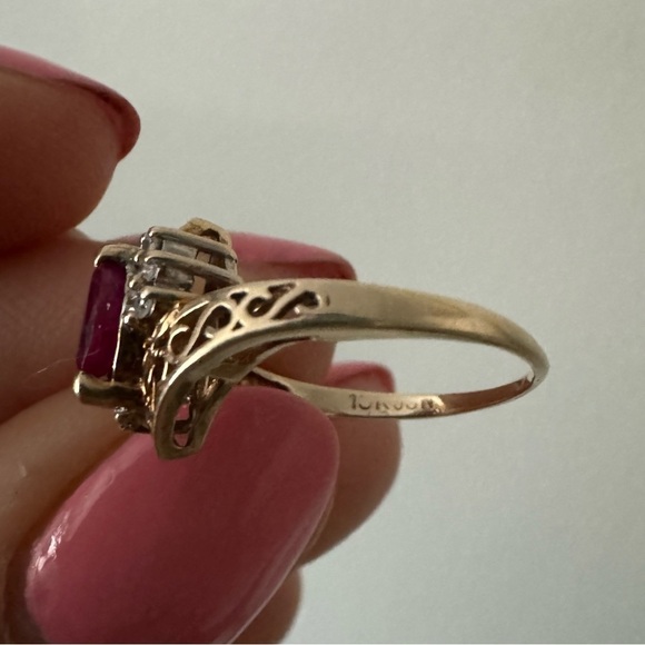 10K gold, ruby  and diamond vintage ring 4 - Picture 7 of 8